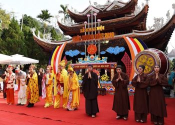 Lễ hội chùa Hương - Tất tần tật những điều bạn nên biết