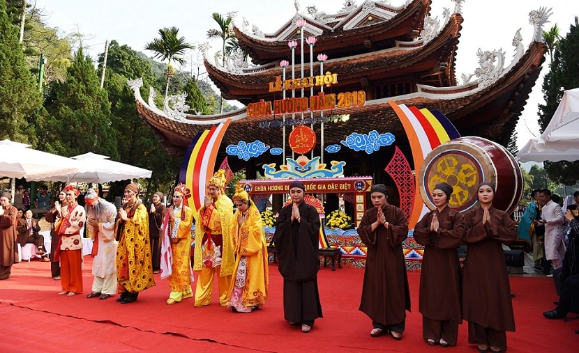 Lễ hội chùa Hương - Tất tần tật những điều bạn nên biết