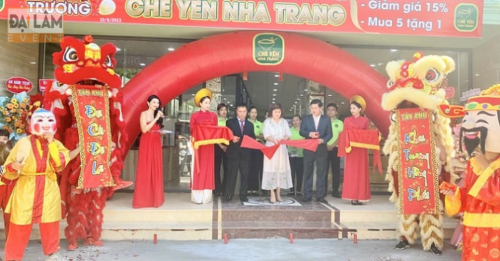 Toàn cảnh lễ khai trương cửa hàng Chè Yến Nha Trang