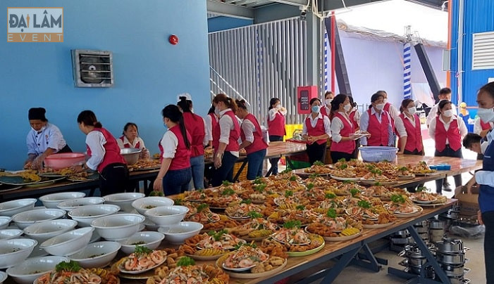 Khu vực chuẩn bị đồ ăn phục vụ trong sự kiện